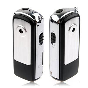 Автомобильный видеорегистратор Mini DV G160 с разрешением 640х480 и частотой 30 кадров в секунду.